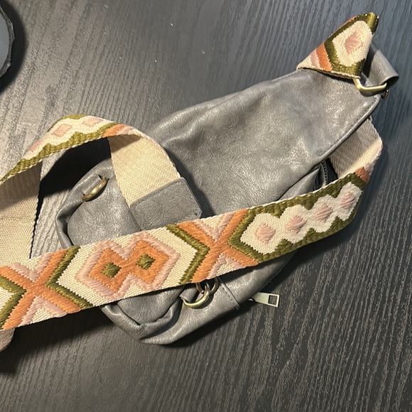 Cross Body purse - Picture 4 of 4